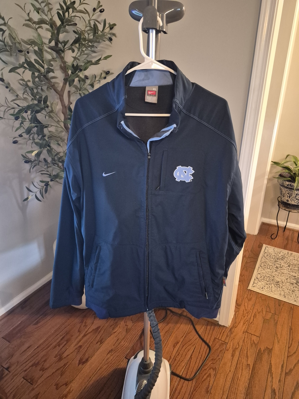Nike Men’s XL Navy Blue Full-Zip Jacket with Light Blue UNC Logo